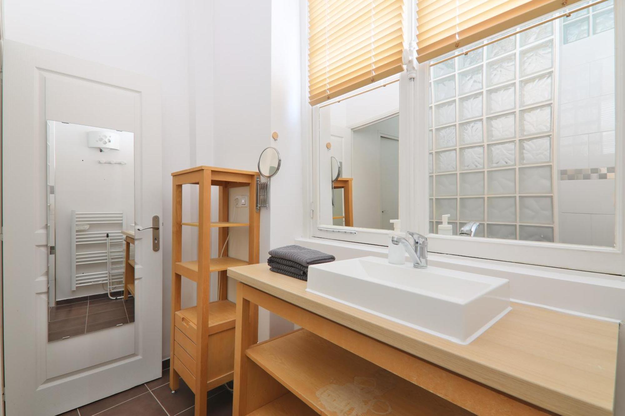 Appartement Quartier Place Des Vosges Parigi Esterno foto